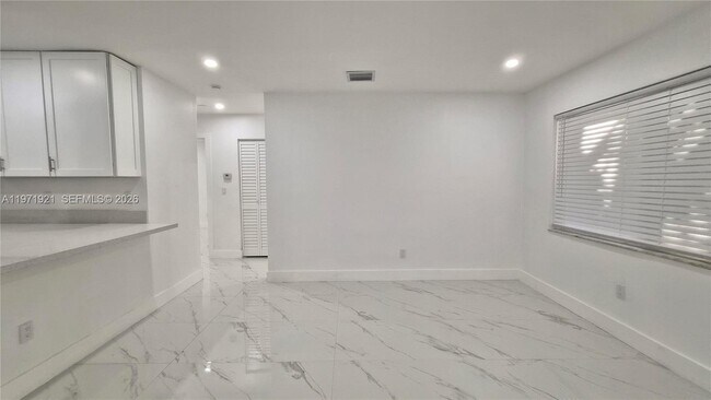 Foto del edificio - 1825 Scott St