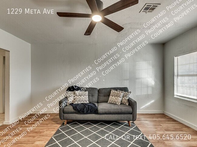 Building Photo - 1229 Meta Ave