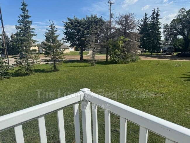 Building Photo - 5102-5148 48 Ave