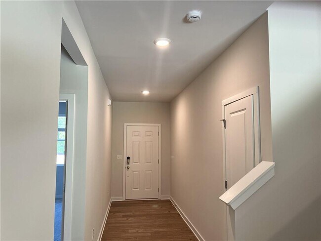 Building Photo - 8652 Paradise Dr