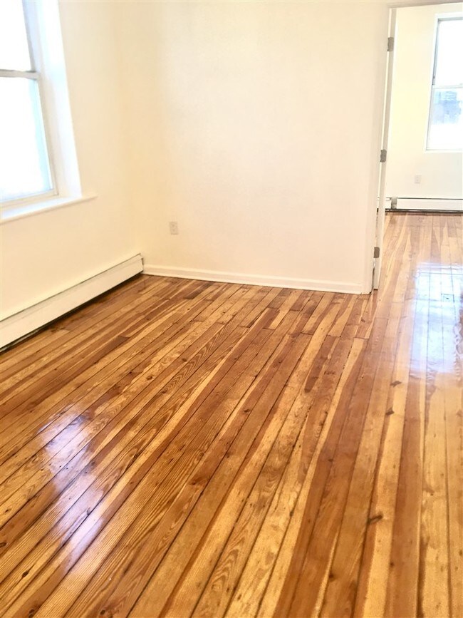 Building Photo - 151 Bleecker St