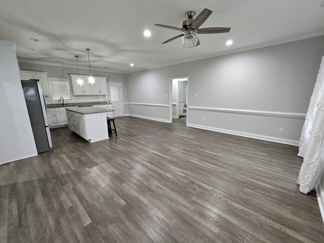 Foto del edificio - 104 Pioneer Trails Dr