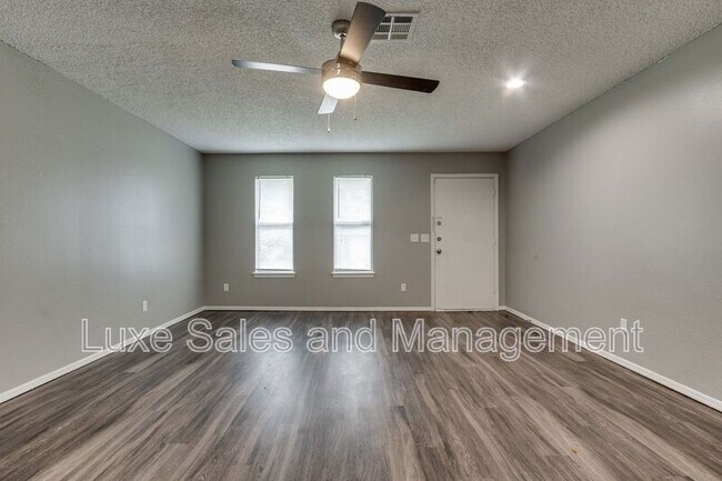 Foto del edificio - 3916 SE 46th St