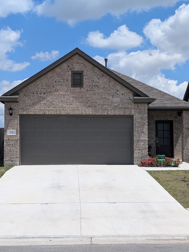 Building Photo - 751 Papaya Dr