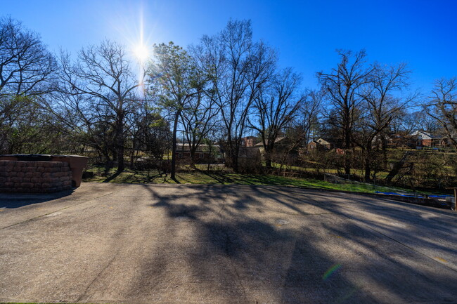 Building Photo - **NOW AVAILABLE!** 2 Bed, 1 Bath Inglewood...