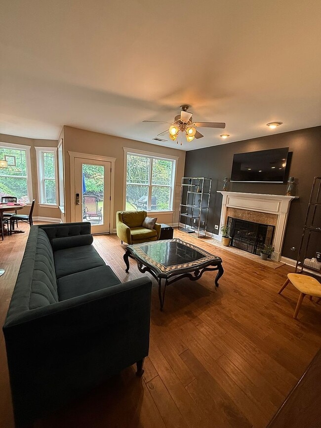 Building Photo - 2972 Boulder Walk Ct SE