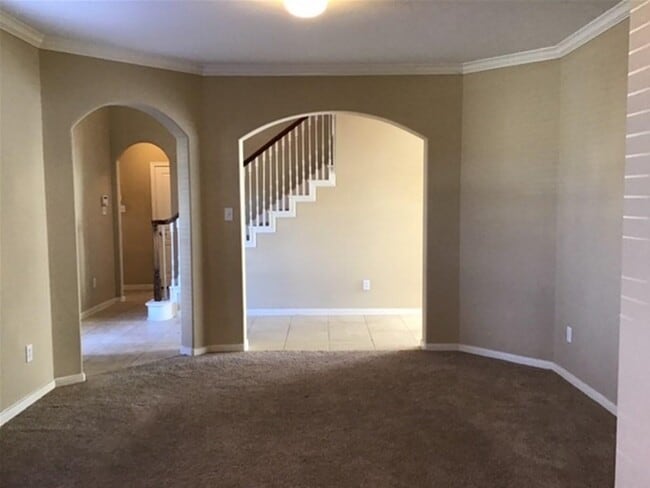 Building Photo - 22507 Two Lakes Dr