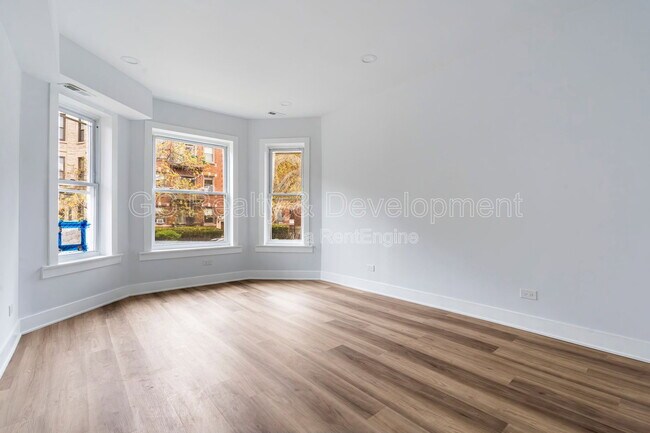 Foto del edificio - 3744 N Wilton Ave