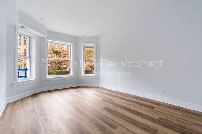 Photo - 3744 N Wilton Ave Apartment