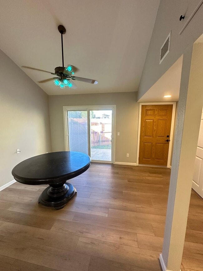 Building Photo - 2BR/1.5BA 2-story condo in El Cajon, gated community with sparkling pool, 2 car attached garage, ...