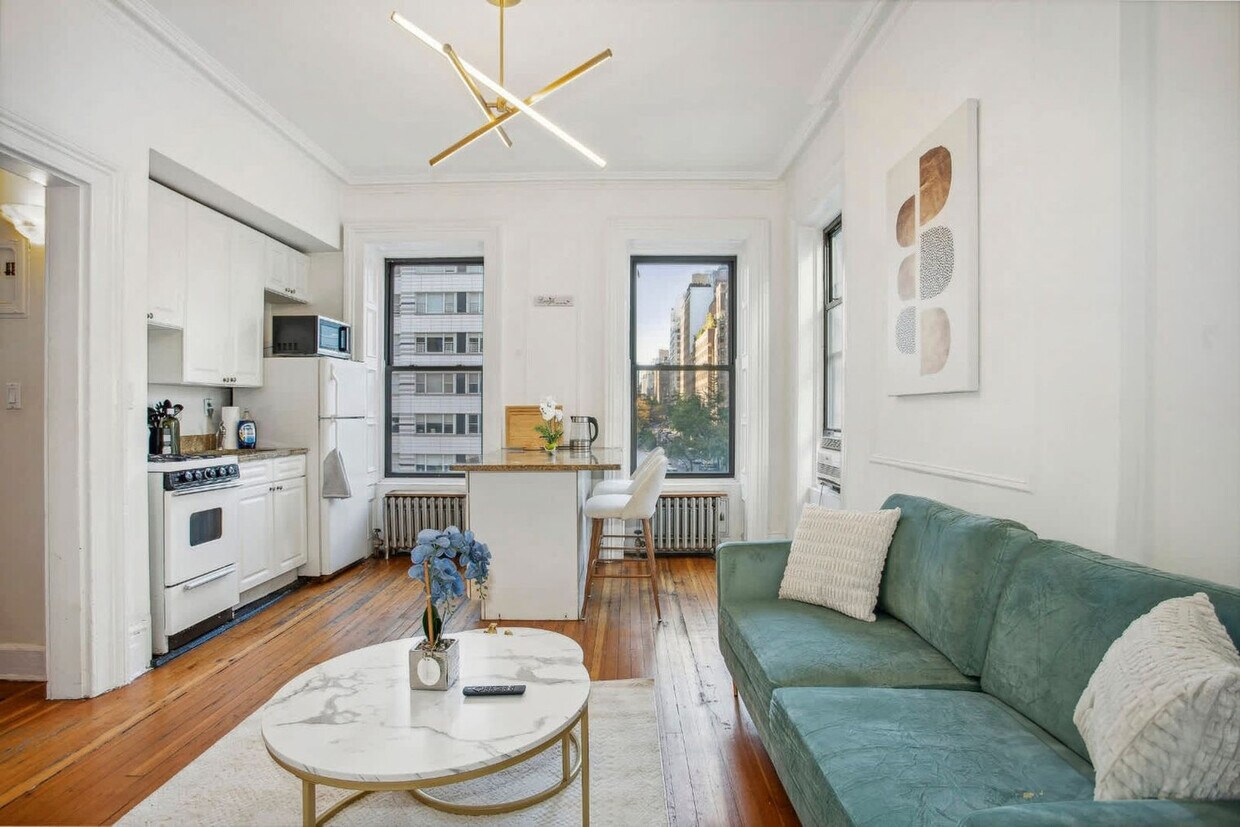 Foto principal - 300 E 69th St