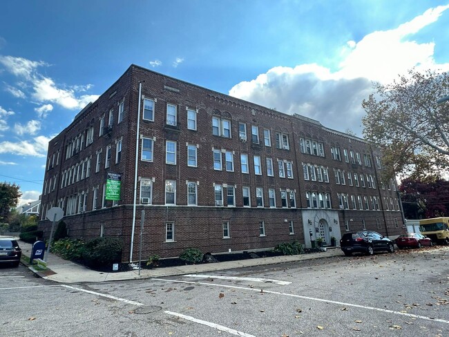 Building Photo - Franklin Villa