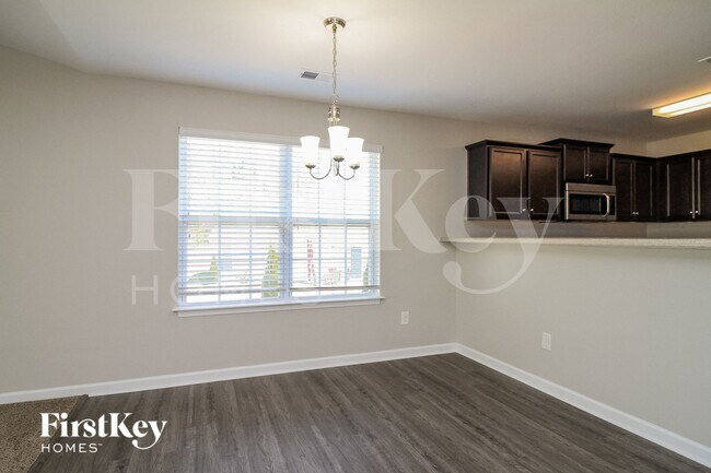 Foto del edificio - 6413 Bentbrush St