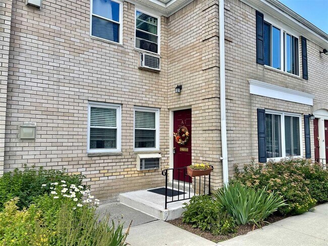 Foto del edificio - 250 Beechwood Ave