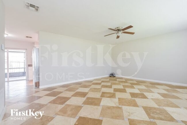 Building Photo - 497 Wurst Rd