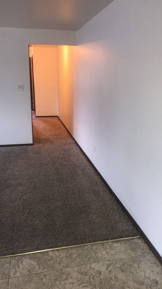 Foto del edificio - 2036 Preble Avenue 6