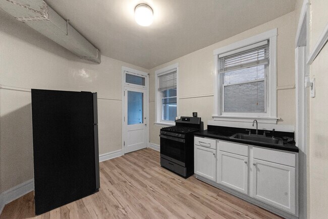 Foto del edificio - 1353 W Catalpa Ave