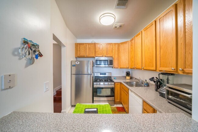 Building Photo - 211 Surf Dr