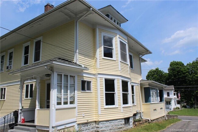 Building Photo - 145 Elm St
