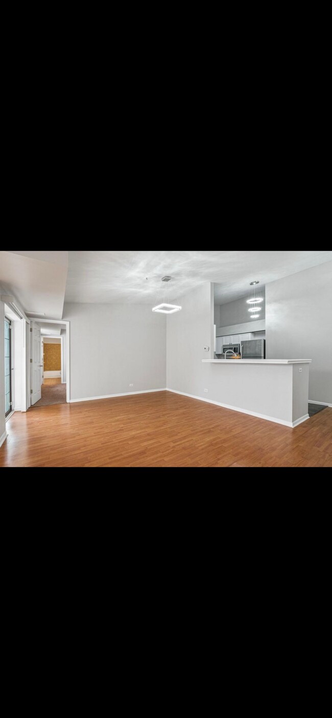 Building Photo - 744 N Gary Ave