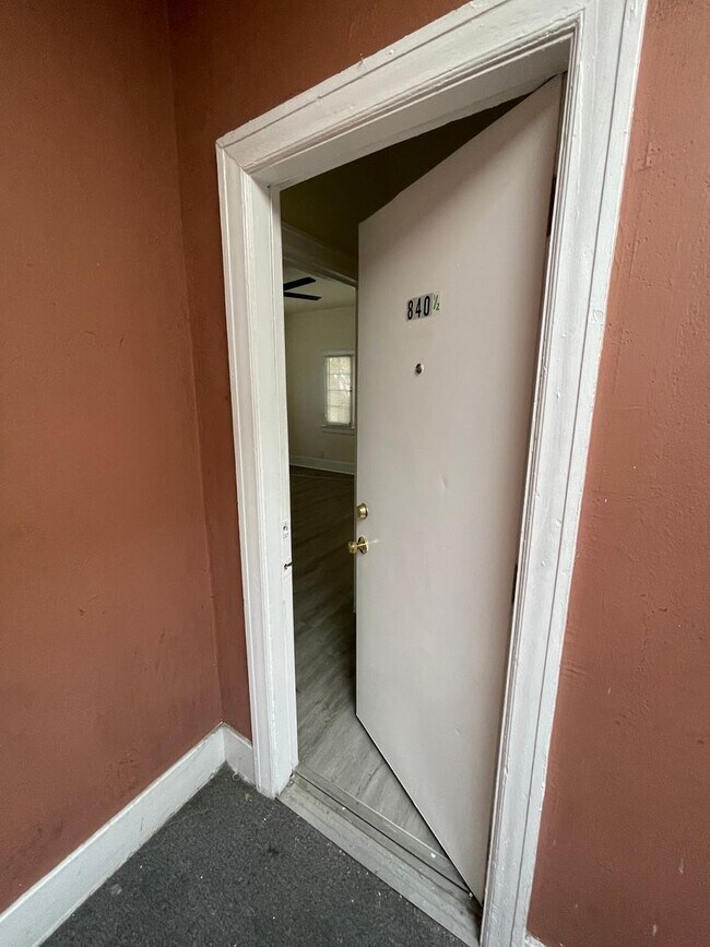 Foto del edificio - ECHO PARK studio ready to move in!!! Locat...