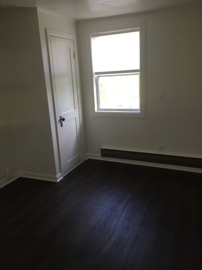 Building Photo - 133 9th Ave S