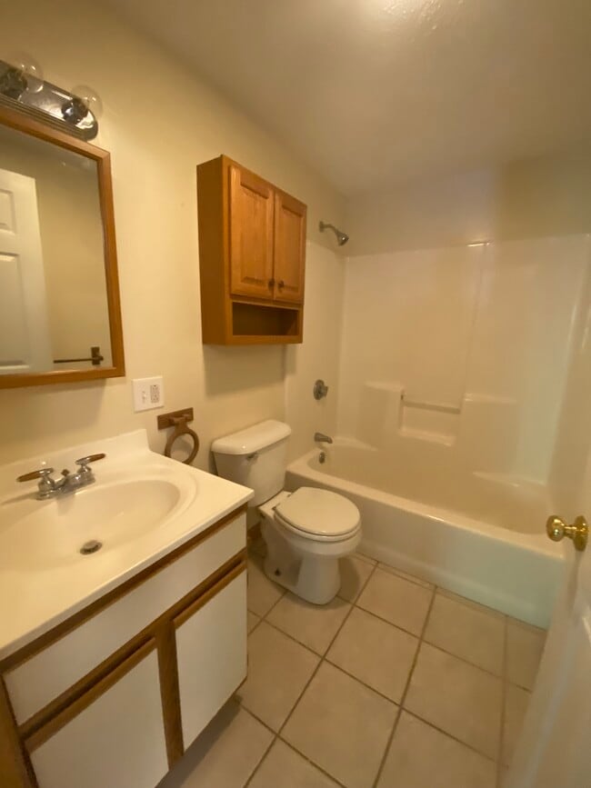 Building Photo - 10 Dumas Dr