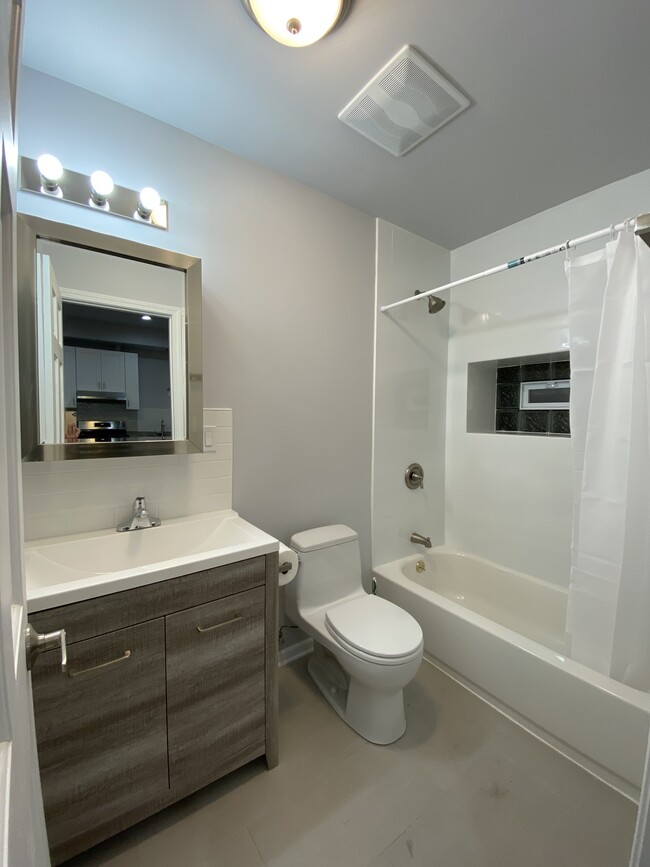 Building Photo - 2893 S Archer Ave