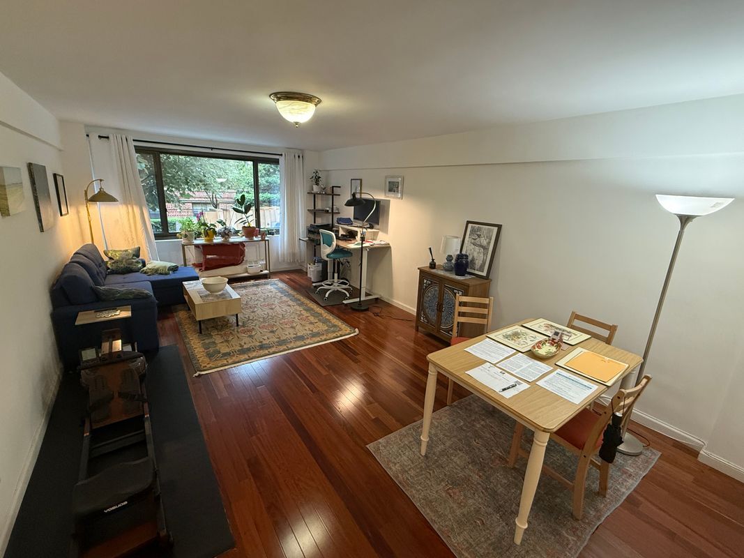 Foto principal - 425 E 63rd St