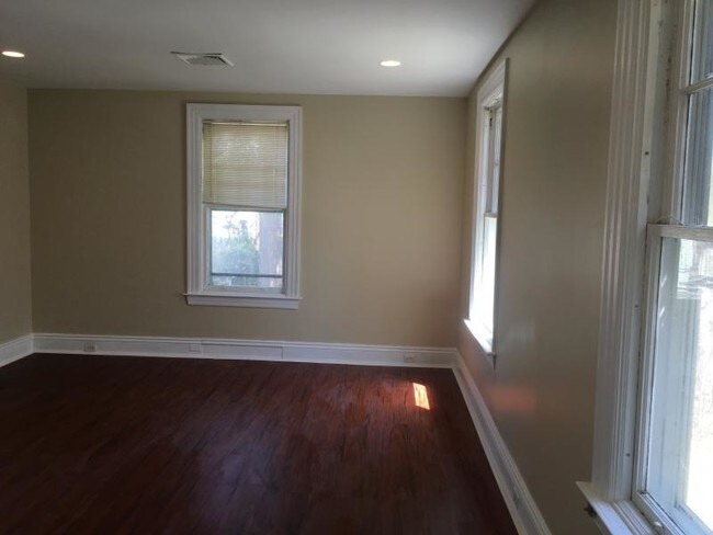 Foto del edificio - 1601 N Front St