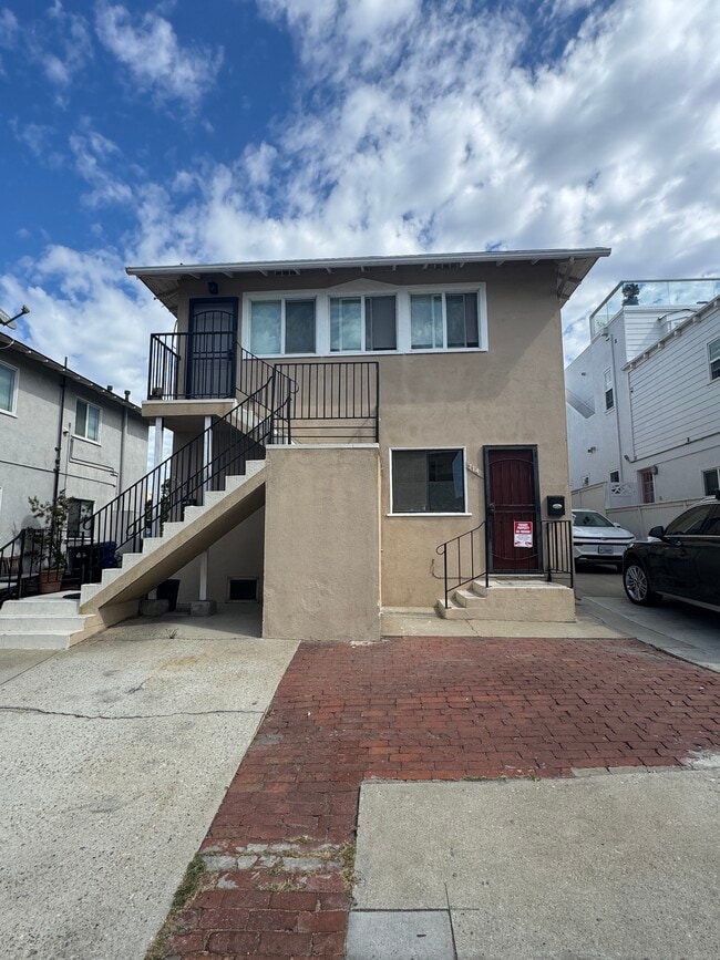 Building Photo - 714 Loma Dr
