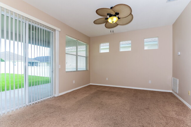 Building Photo - 2613 Palesta Dr