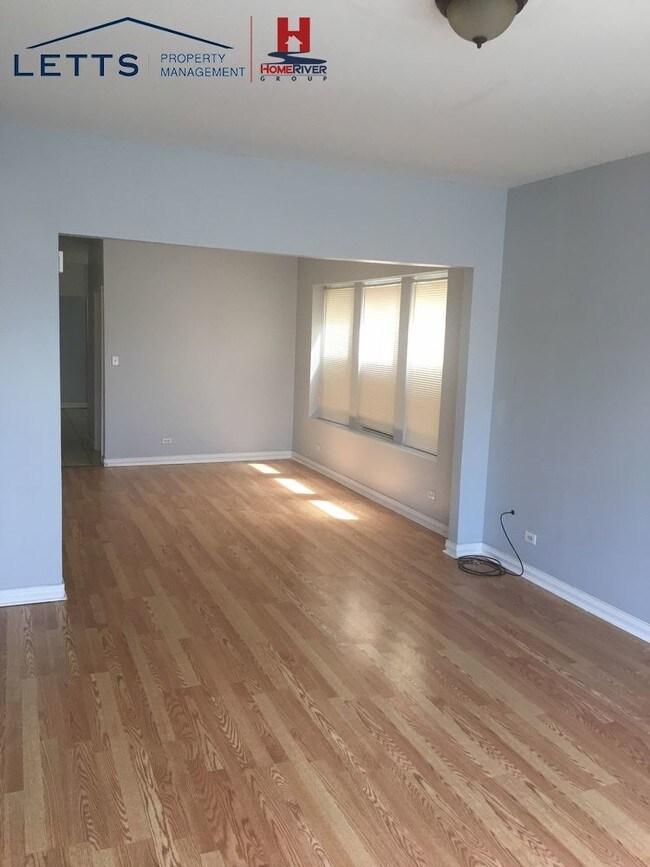 Foto del edificio - Beautiful 2 Bedroom Apartment Available Now