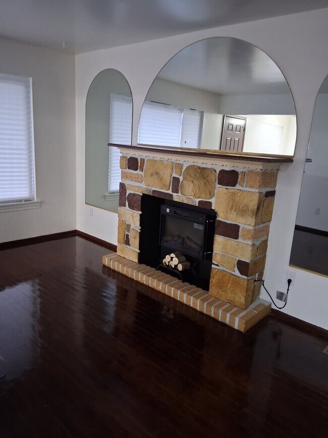 Foto del edificio - 16154 Manor St