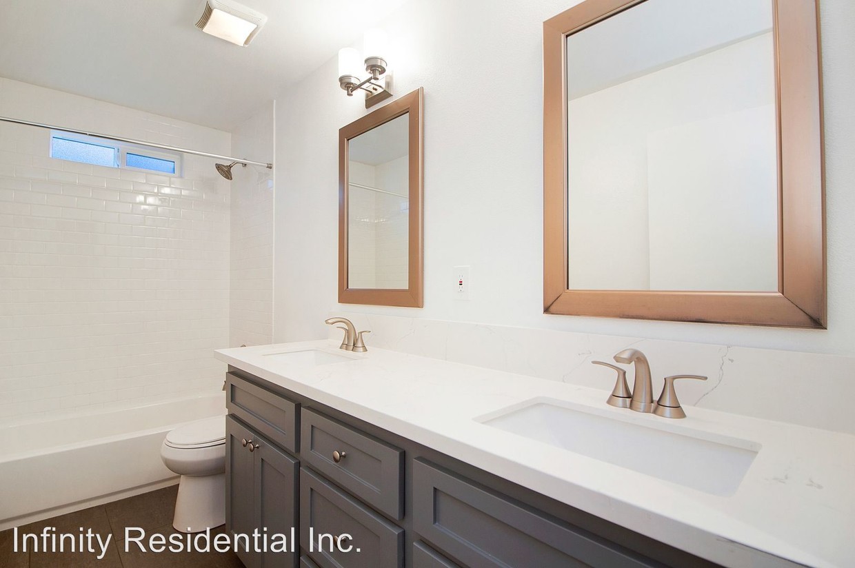 Foto principal - 1316-1322 E 3rd St