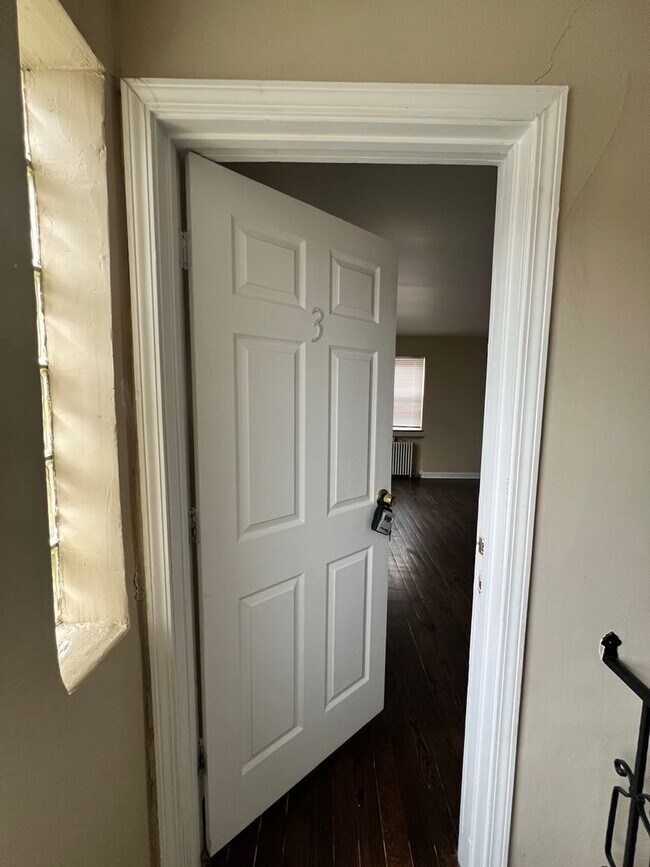 Foto del edificio - 129 Glenridge Pl