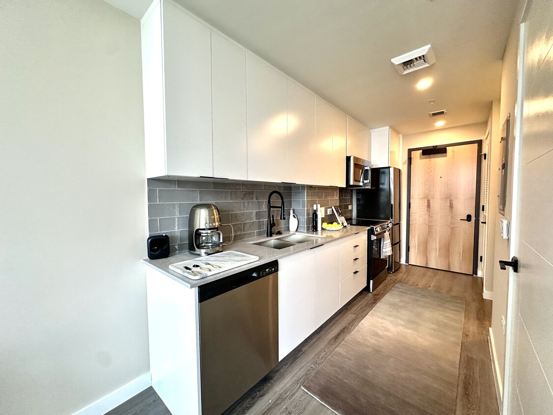 Photo - 105 NE 25th St (Miami, FL)