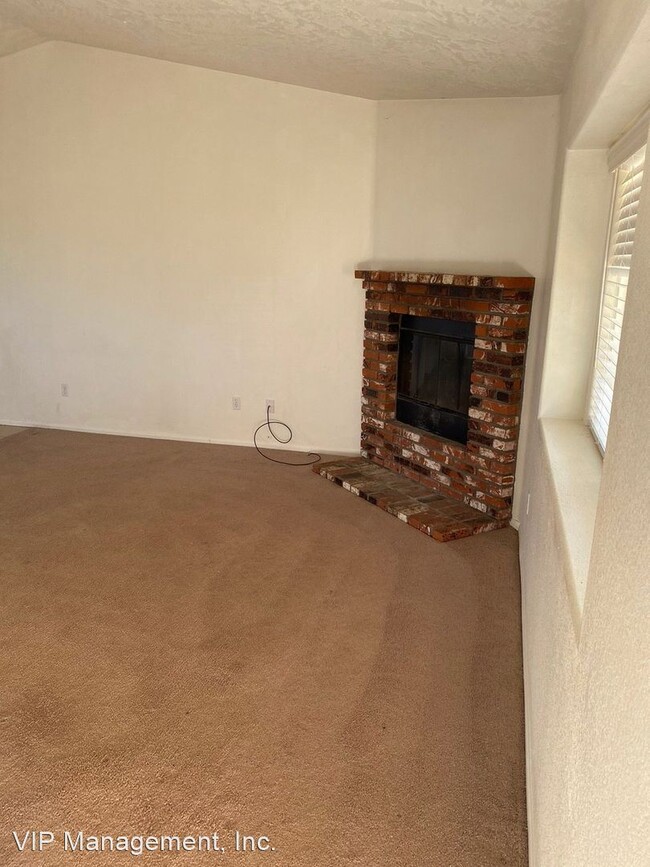 Foto del edificio - 3 br, 2 bath House - 8808 Del Rosa Rd