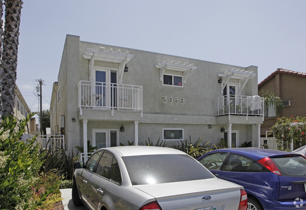 Building Photo - Idaho Street Apartments