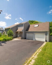 Building Photo - 304 Seafarer Dr