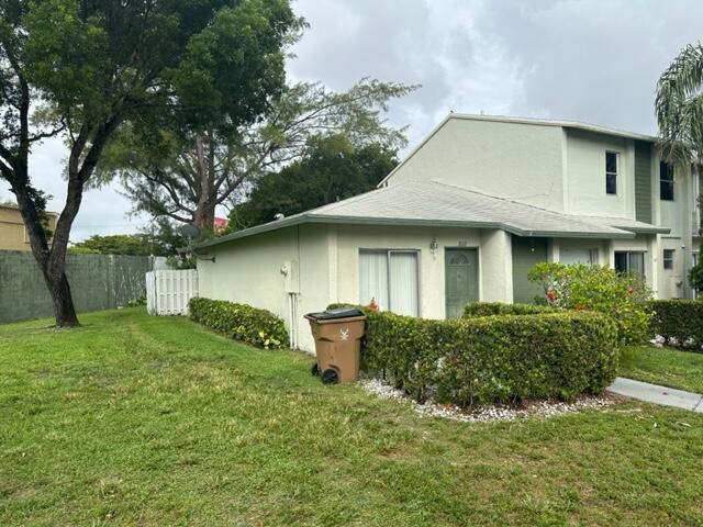 Foto del edificio - 860 Crystal Lake Dr