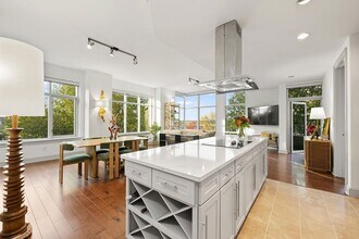 Building Photo - Ashton South End