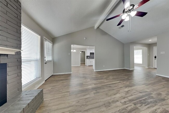 Building Photo - 27 S Brook Pebble Ct