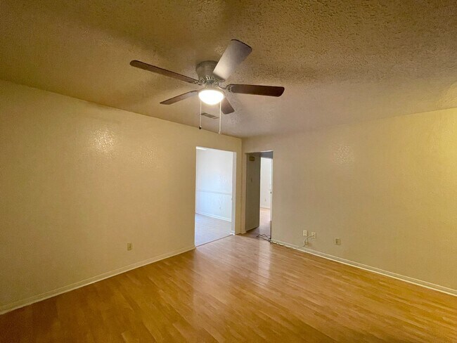 Building Photo - 208 Jason Dr
