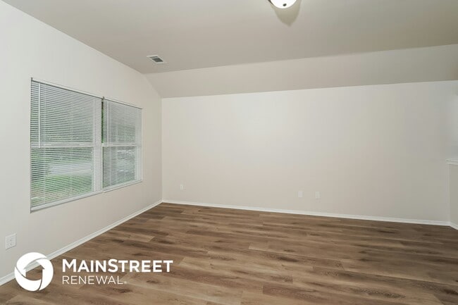 Building Photo - 537 Fox Run Cir