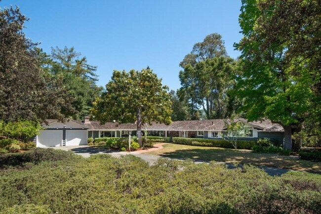 Building Photo - 24151 Dawnridge Dr