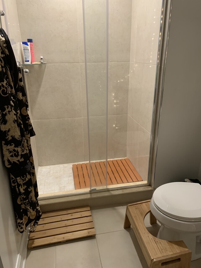 Shower Stall - 1913 Cecil B Moore Ave