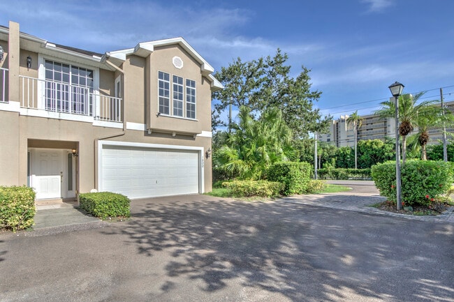 Building Photo - 1800 Bayshore Way