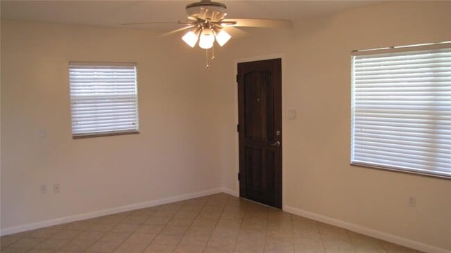 Foto del edificio - 1803 W Louisiana Ave