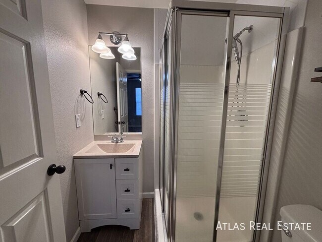 Foto del edificio - 5712 W Asbury Pl